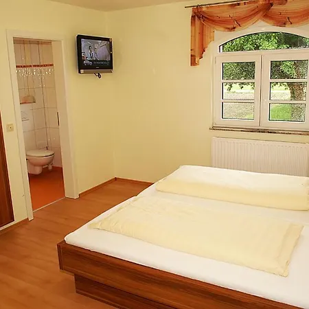 Fraenkischer Lutz Casa de hóspedes Giebelstadt