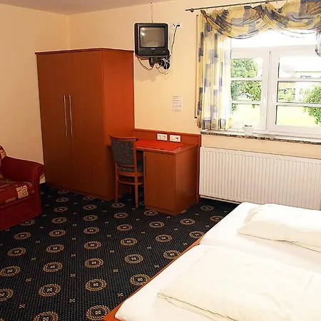 Frankischer Gasthof Lutz Guest house 3*