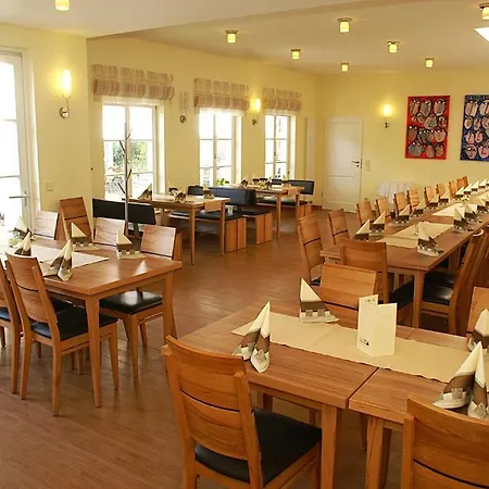 Fraenkischer Lutz Pensionat 3*